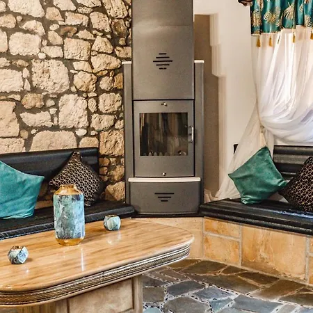 Casa vacanze Moonstone Traditional House Haraki