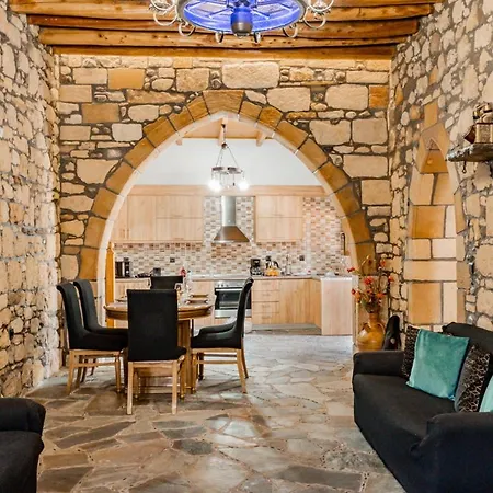 Moonstone Traditional House Casa vacanze Haraki