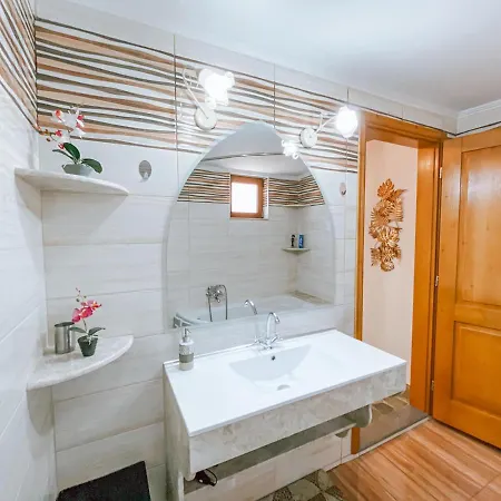 Moonstone Traditional House Casa vacanze *